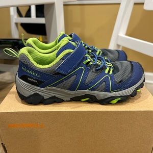 Gently worn Kids Merrell Sneakers size 1.5